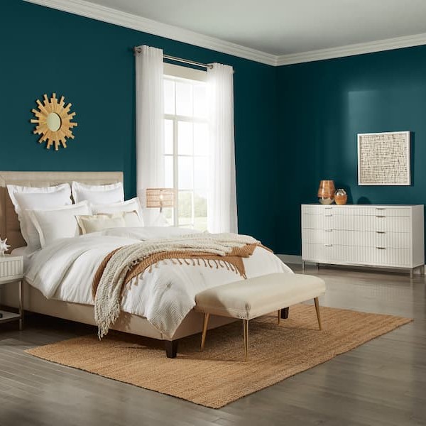 OceanAbyss_BEHR_21.05_COLORTRENDS_THS_BED_002_RGB.jpg
